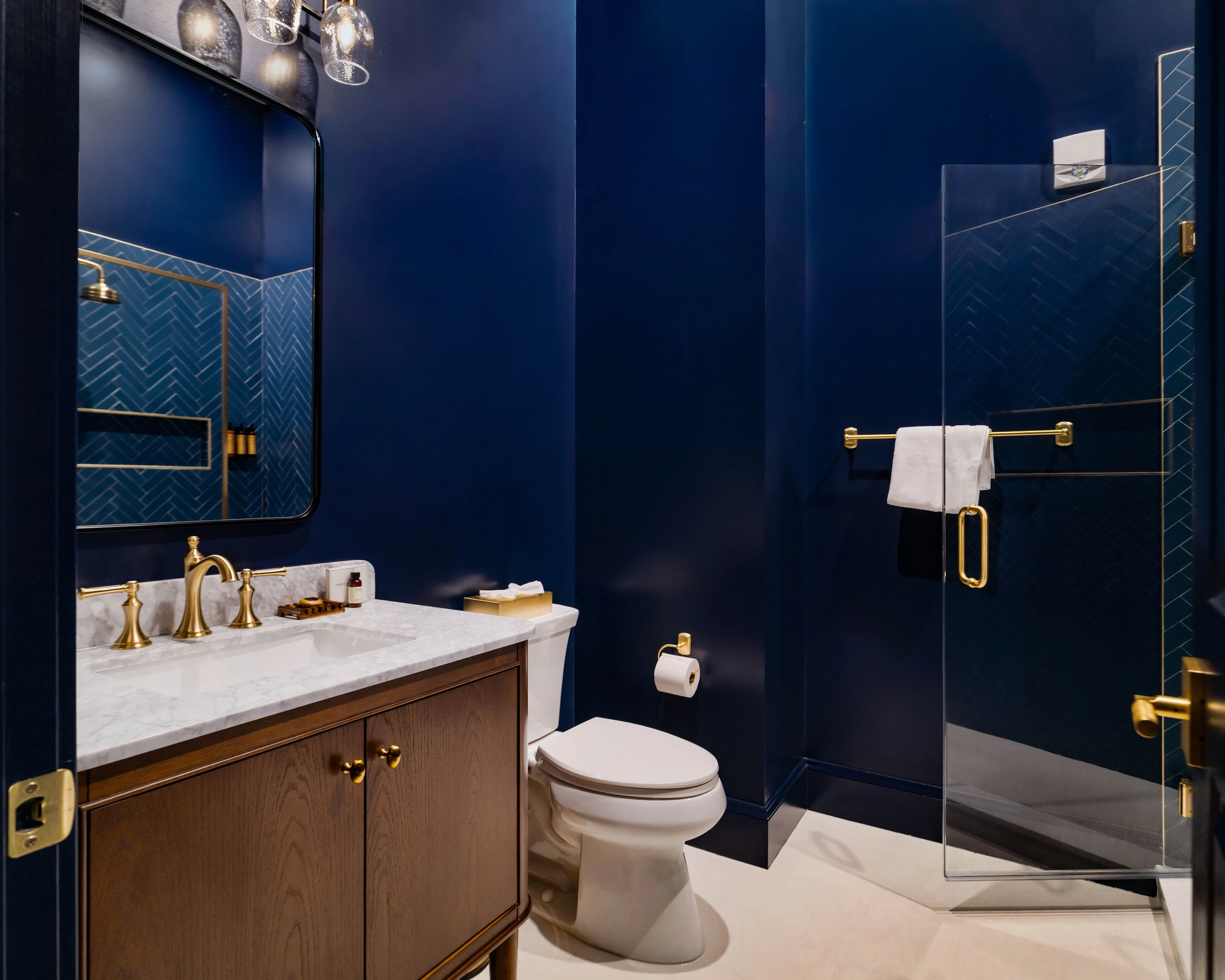 Highliner Room 3 Bathroom