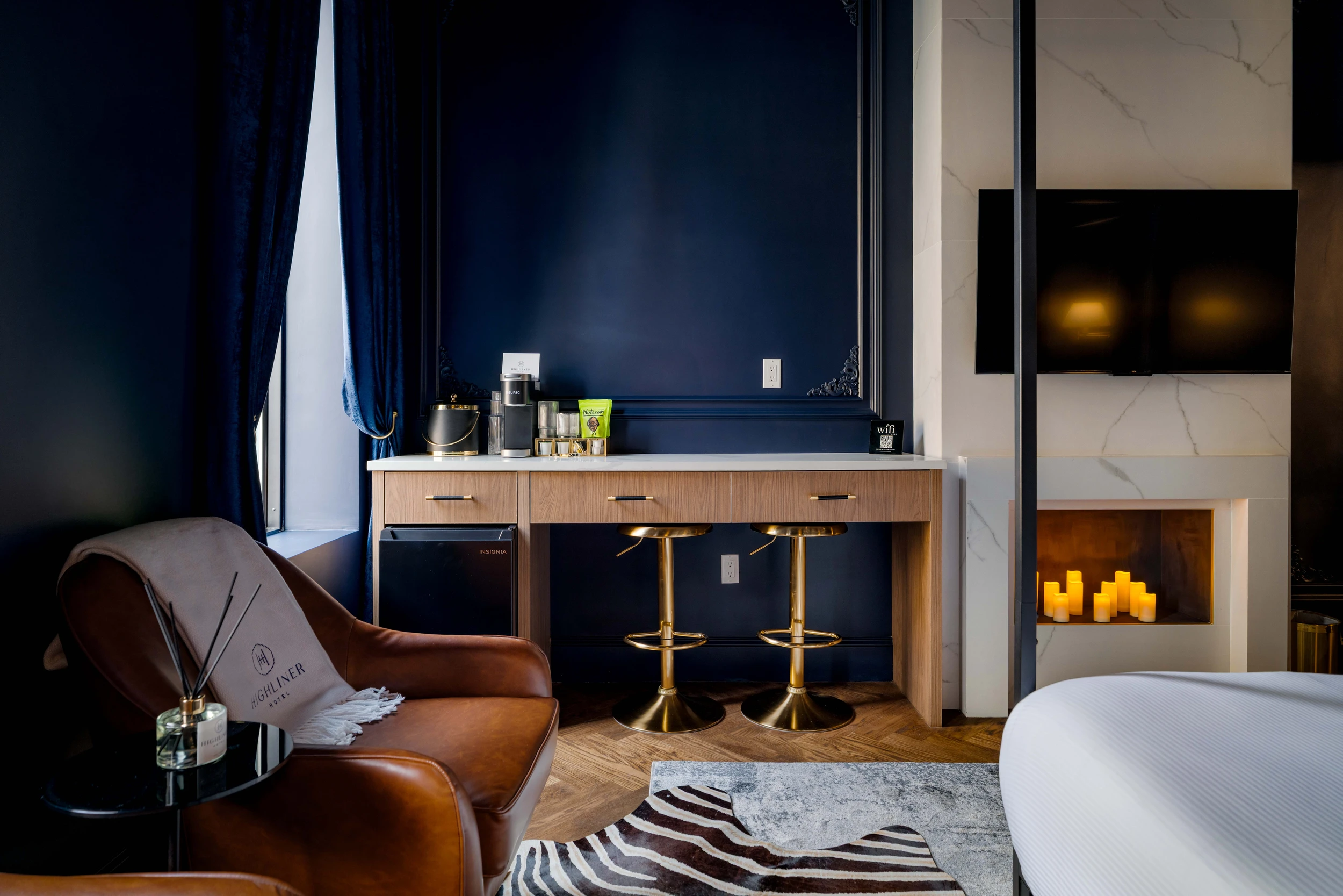 Highliner Room 3 Coffee Bar & Fireplace